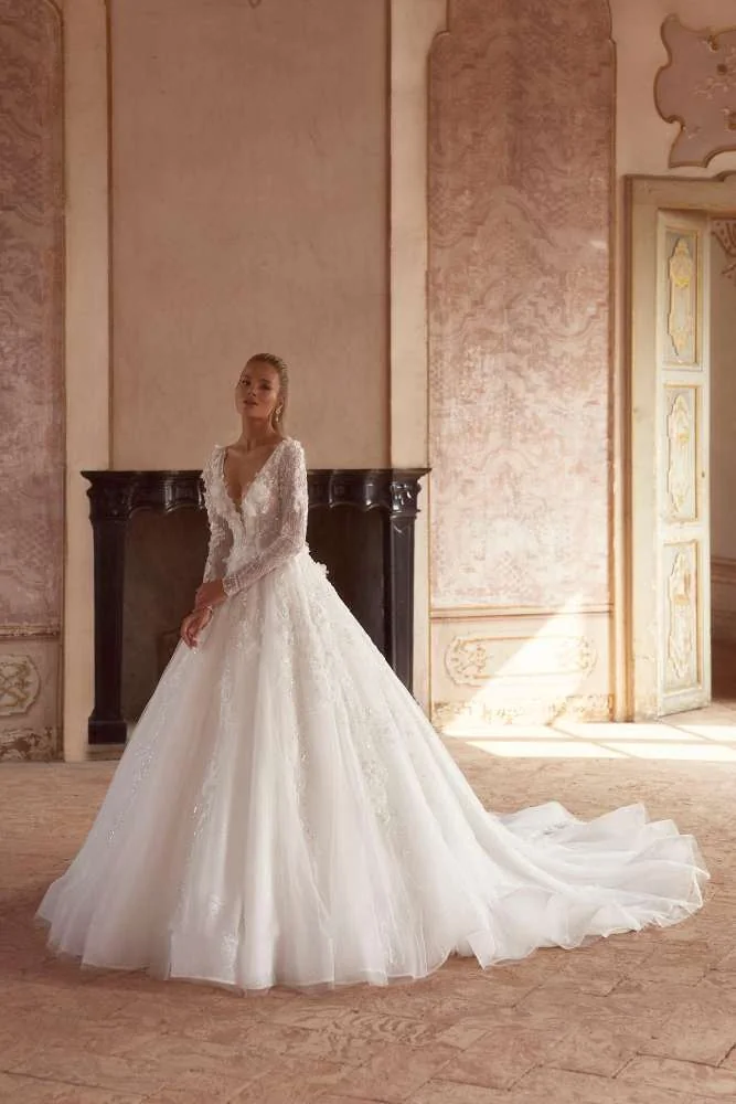 Robe de mariée Akuna — Collection Allégresse — Boutique Carlota Bourg-en-Bresse