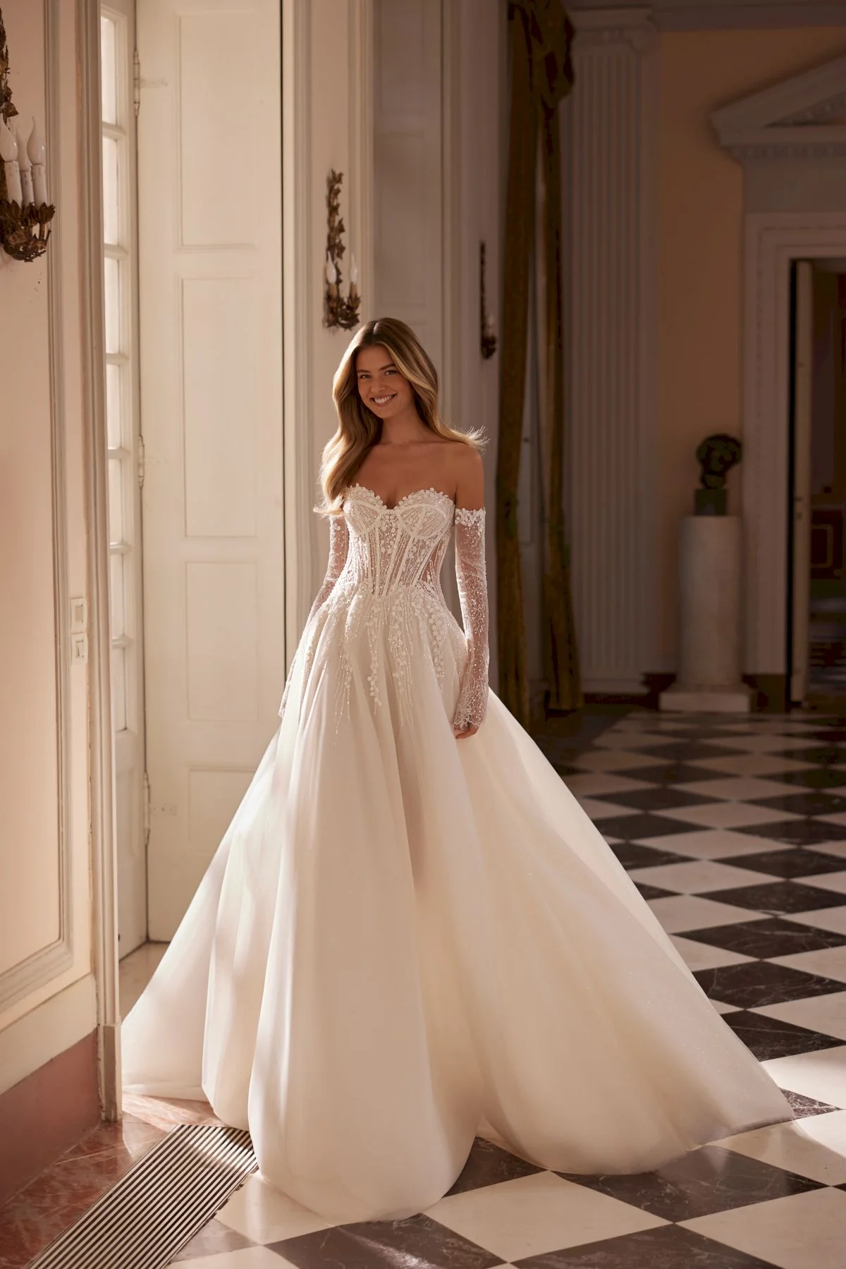 Robe de mariée Perlamura — Collection 2027 — Boutique Carlota Bourg-en-Bresse